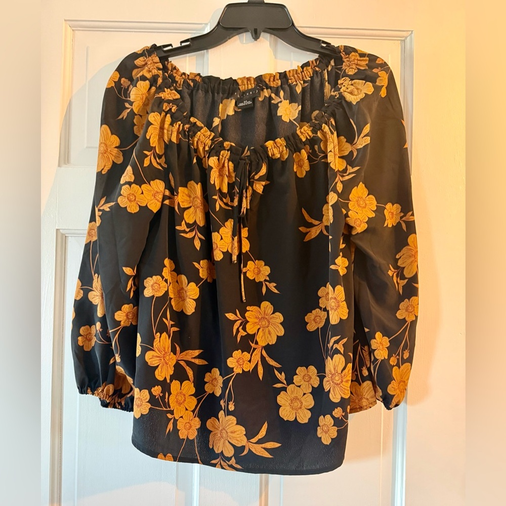 Like New Sanctuary Black and Brown Floral Blouse w Tie Top, Sz M